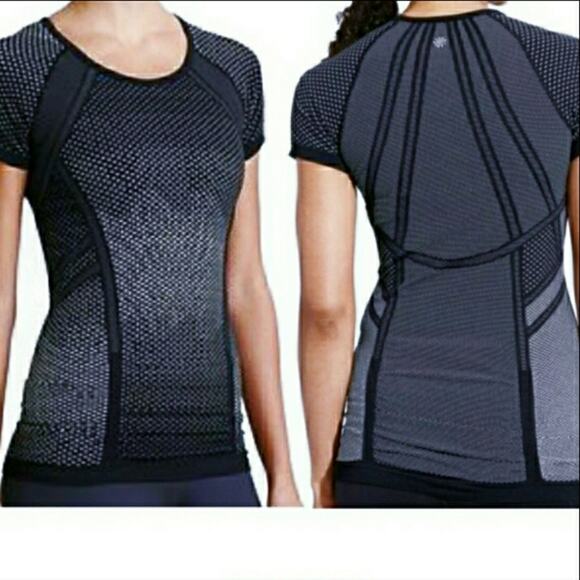 Athleta Fastest Track Rushed Tee - Picture 1 of 8